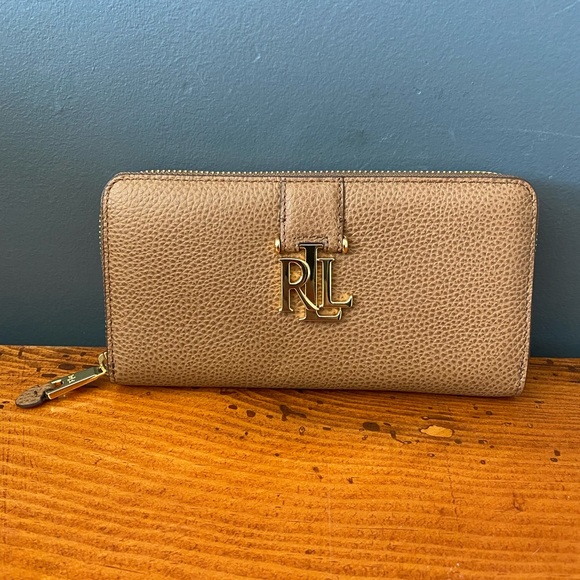 NWT Lauren Ralph Lauren Carrington Zip Wallet - Picture 8 of 9